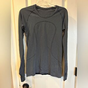 Lululemon Athletica Long Sleeve Swiftly Black and White Size 8